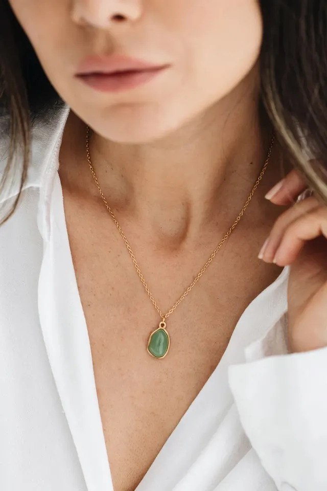 Green Jade Pendant Necklace for Luck & Prosperity