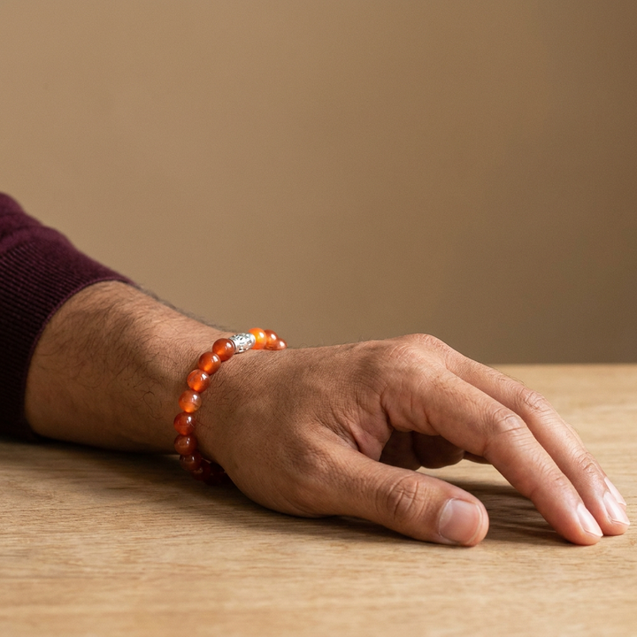 Red Carnelian for relationship, passion, courage, motivation. Zodiac:  Aries, Taurus, Leo - Lifestyle M