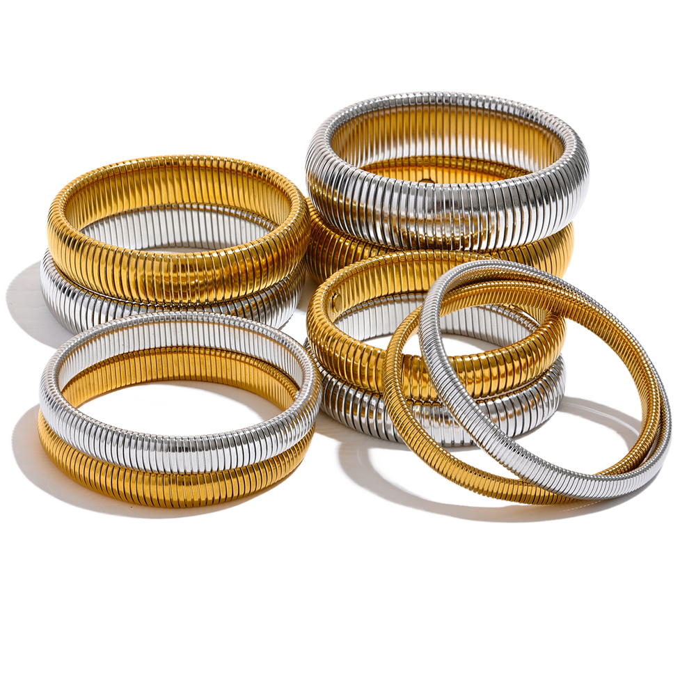 Zena Strechable Bangle  by Raw Spiritual