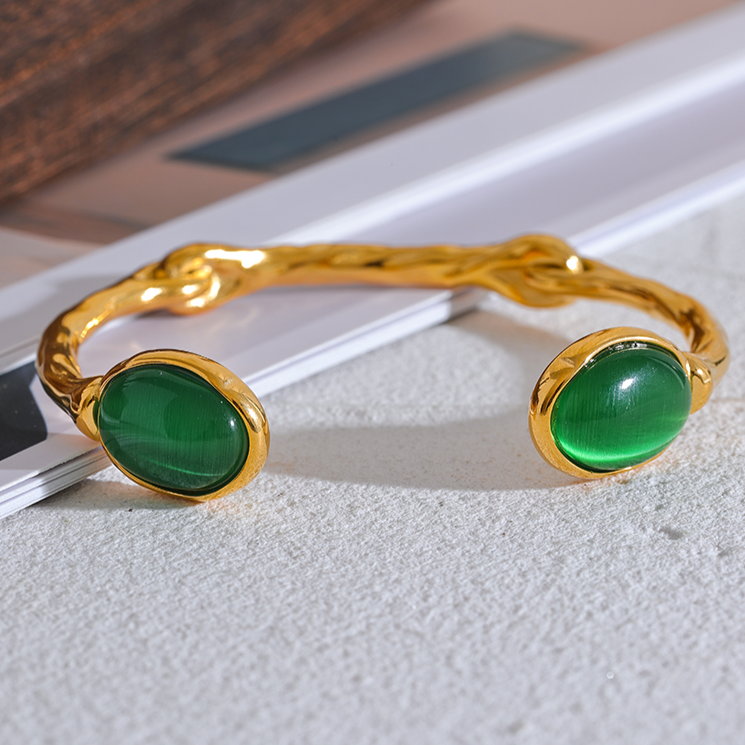 Green Jade Bracelet for Prosperity & Luck