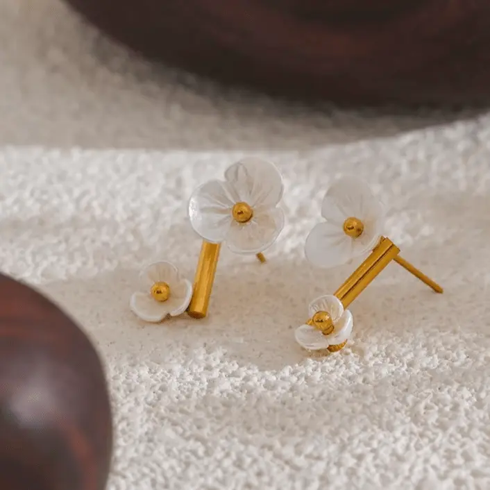 Raina Shell Earrings - Raw Spiritual