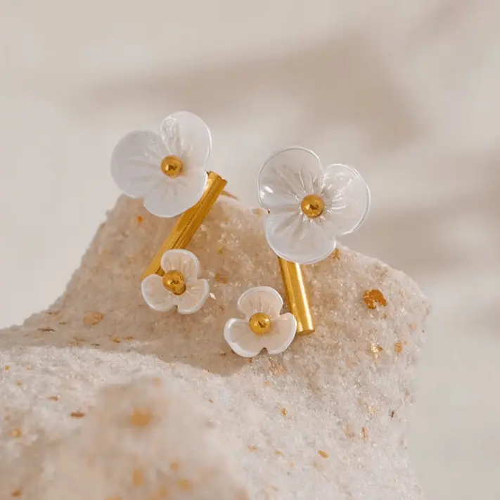 Raina Shell Earrings - Raw Spiritual