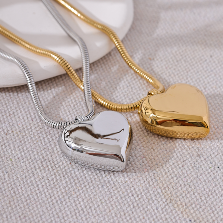 Ria Heart Pendant Necklace