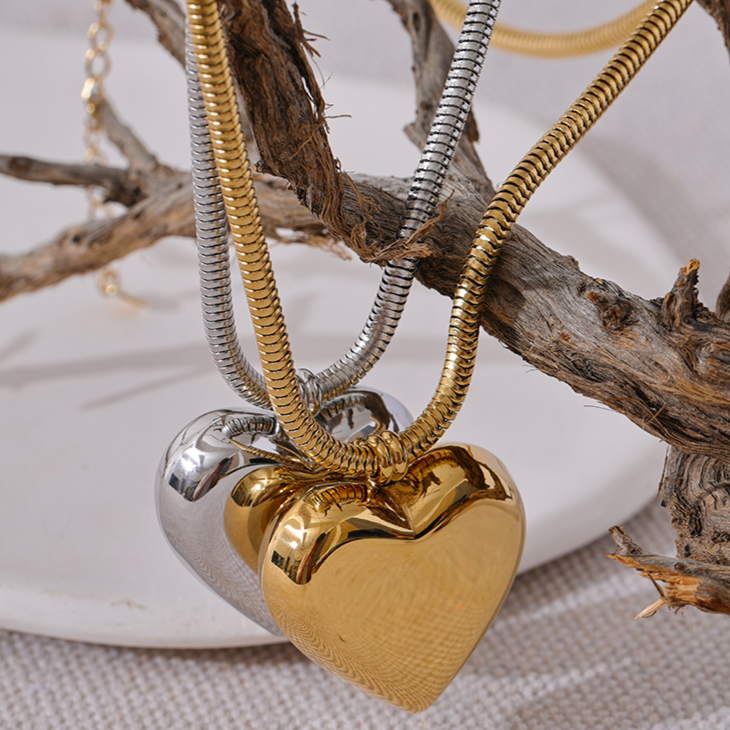 Ria Heart Pendant Necklace