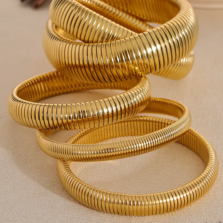 Zena Strechable Bangle  by Raw Spiritual